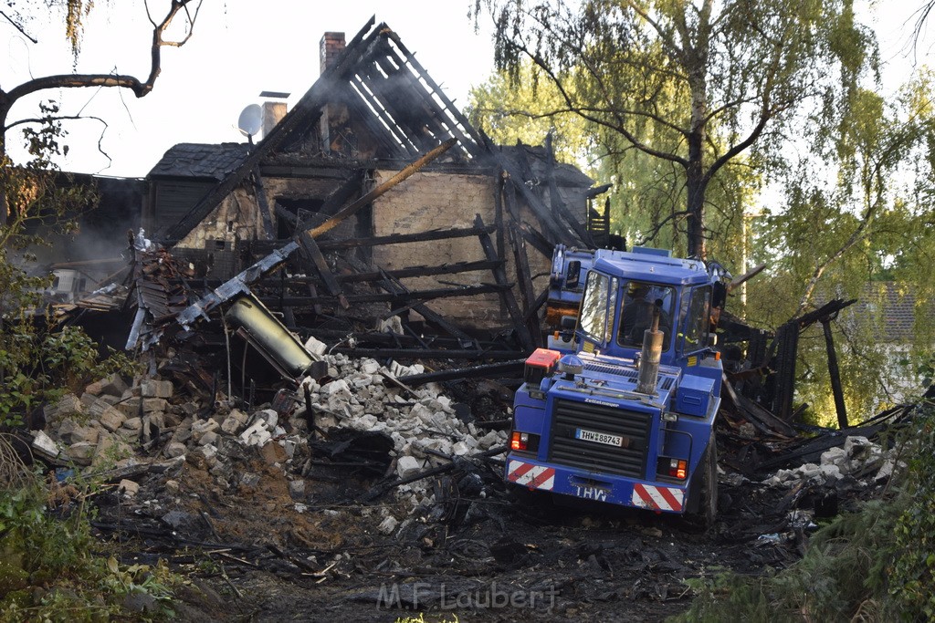 Grossfeuer Einfamilienhaus Siegburg Muehlengrabenstr P1055.JPG - Miklos Laubert